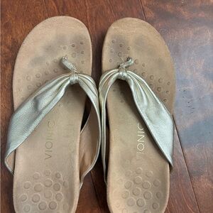 Vionic Women's Metallic Sandals